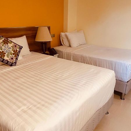 The Grand View Hotel Male Bagian luar foto