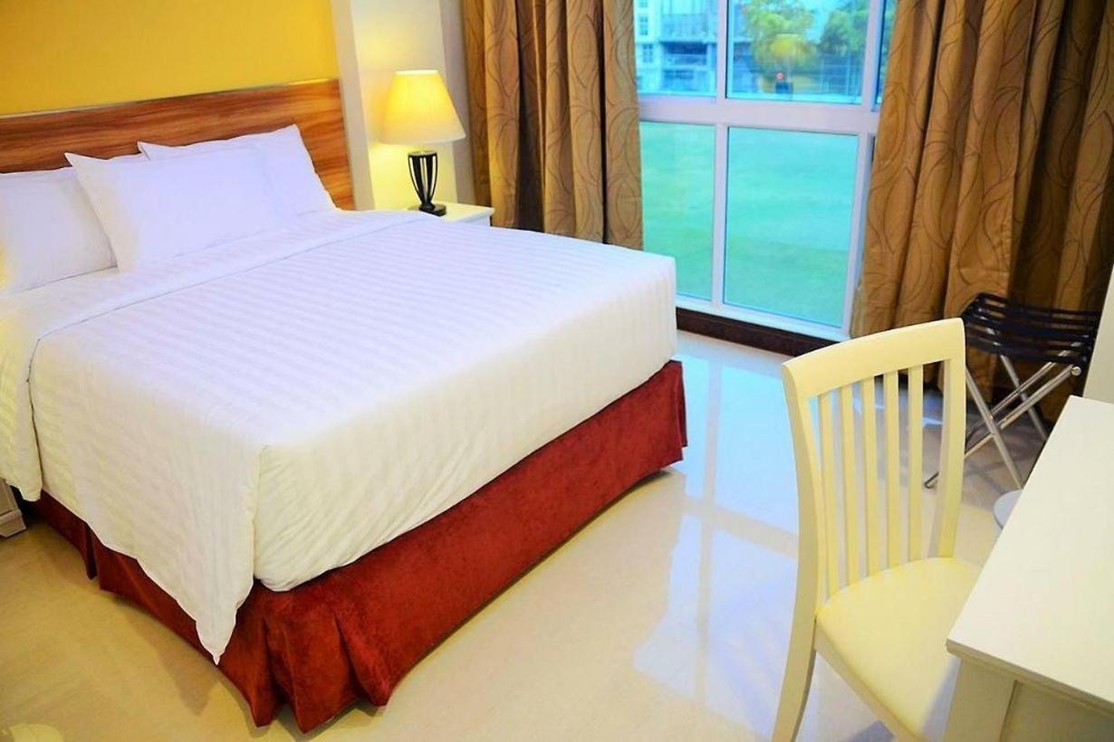 The Grand View Hotel Male Bagian luar foto