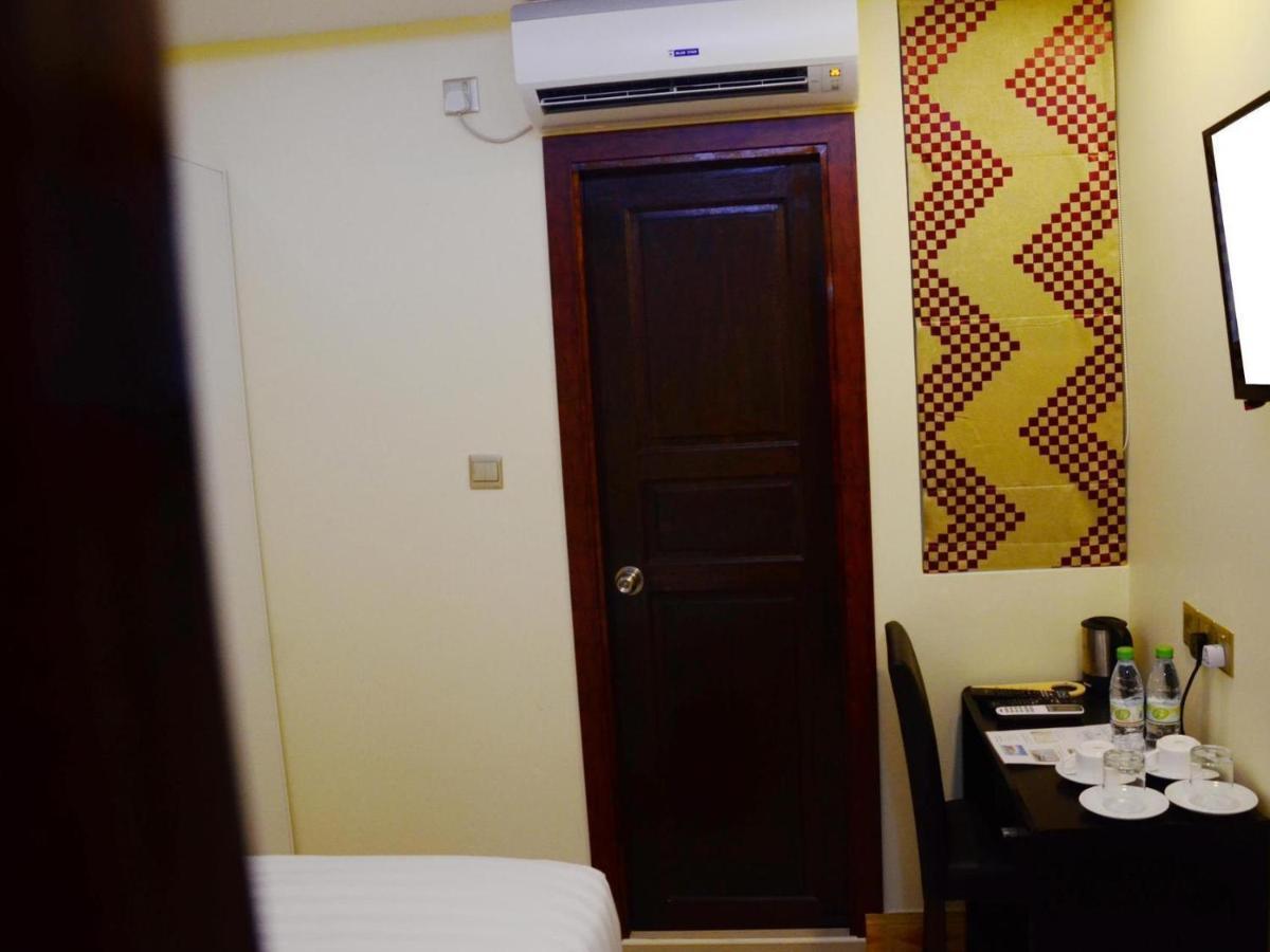 The Grand View Hotel Male Bagian luar foto
