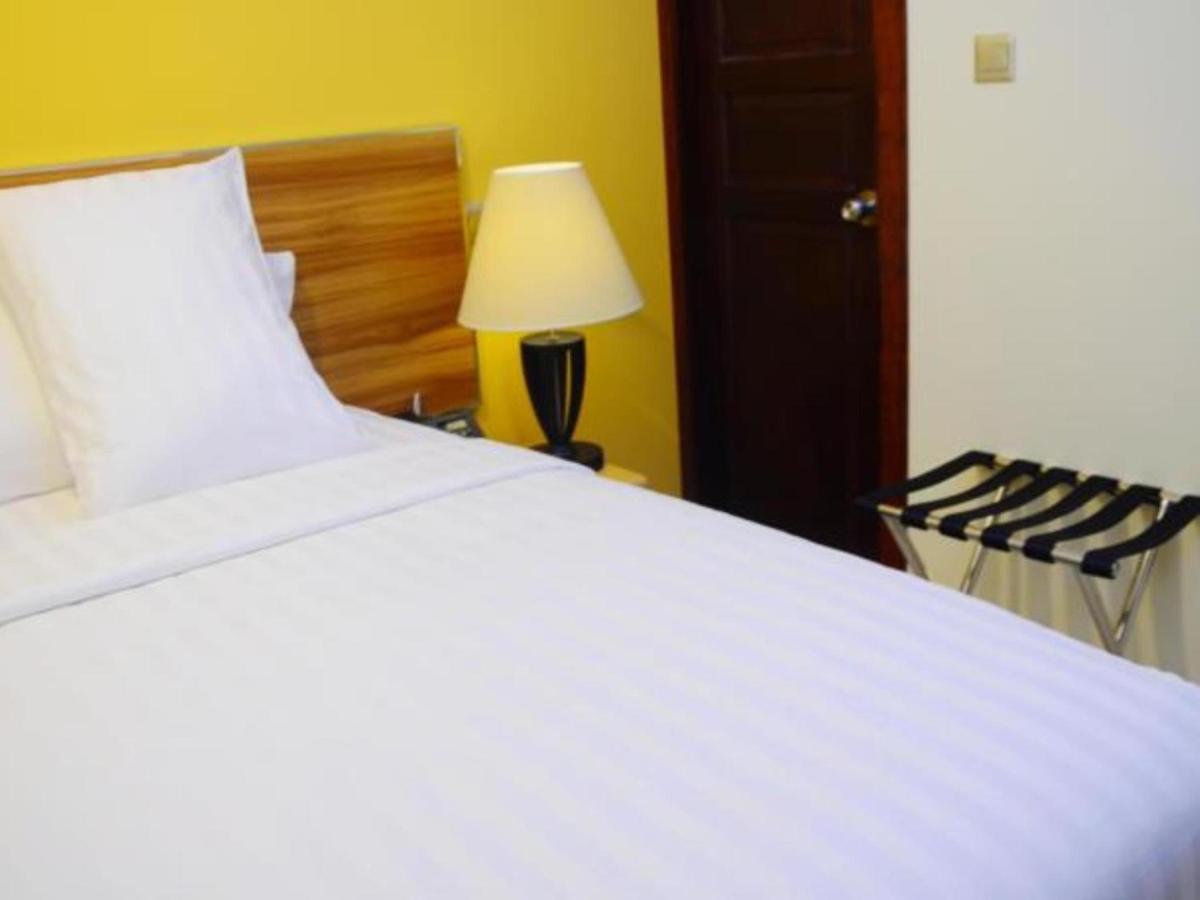 The Grand View Hotel Male Bagian luar foto