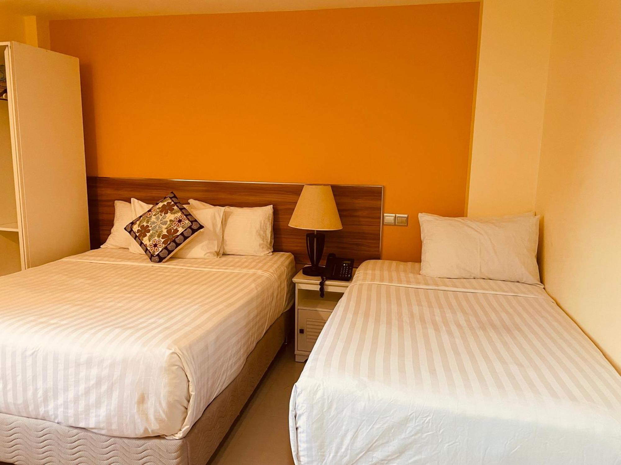 The Grand View Hotel Male Bagian luar foto