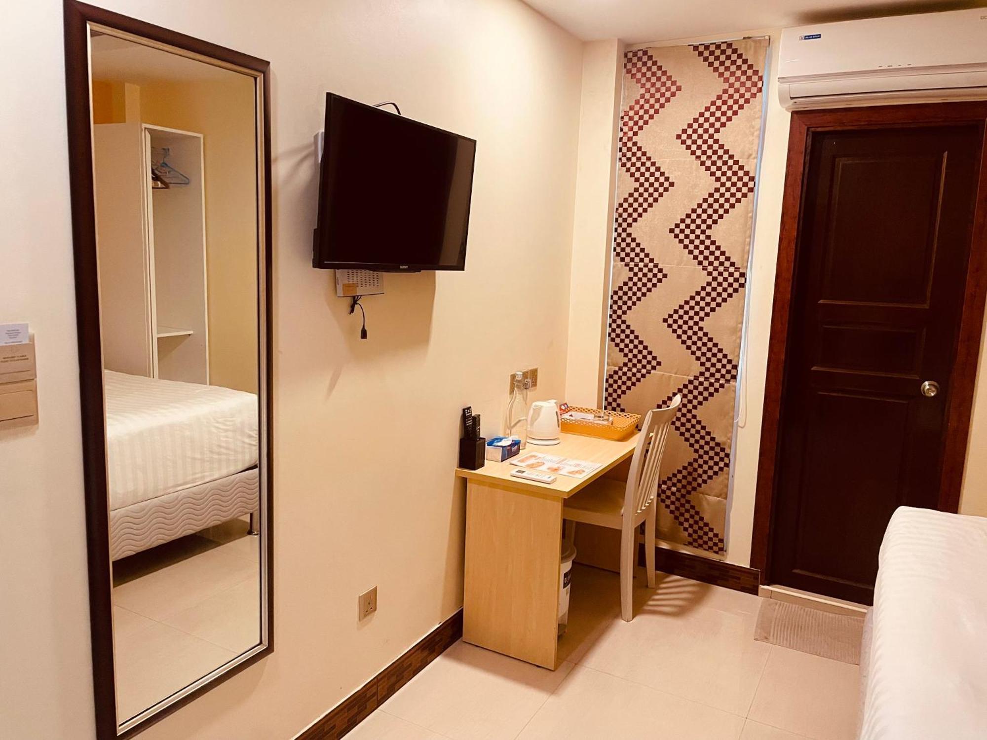 The Grand View Hotel Male Bagian luar foto