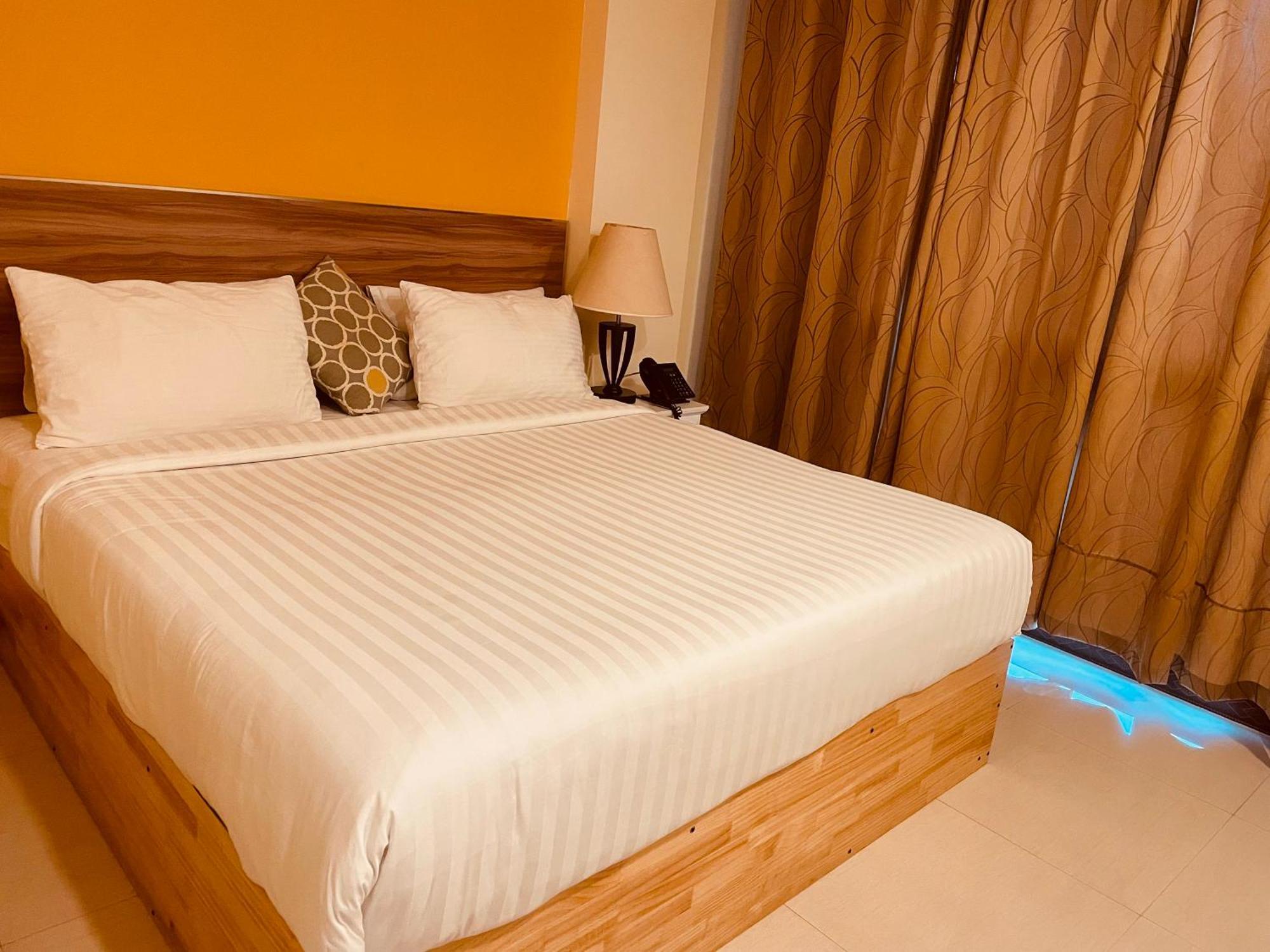 The Grand View Hotel Male Bagian luar foto